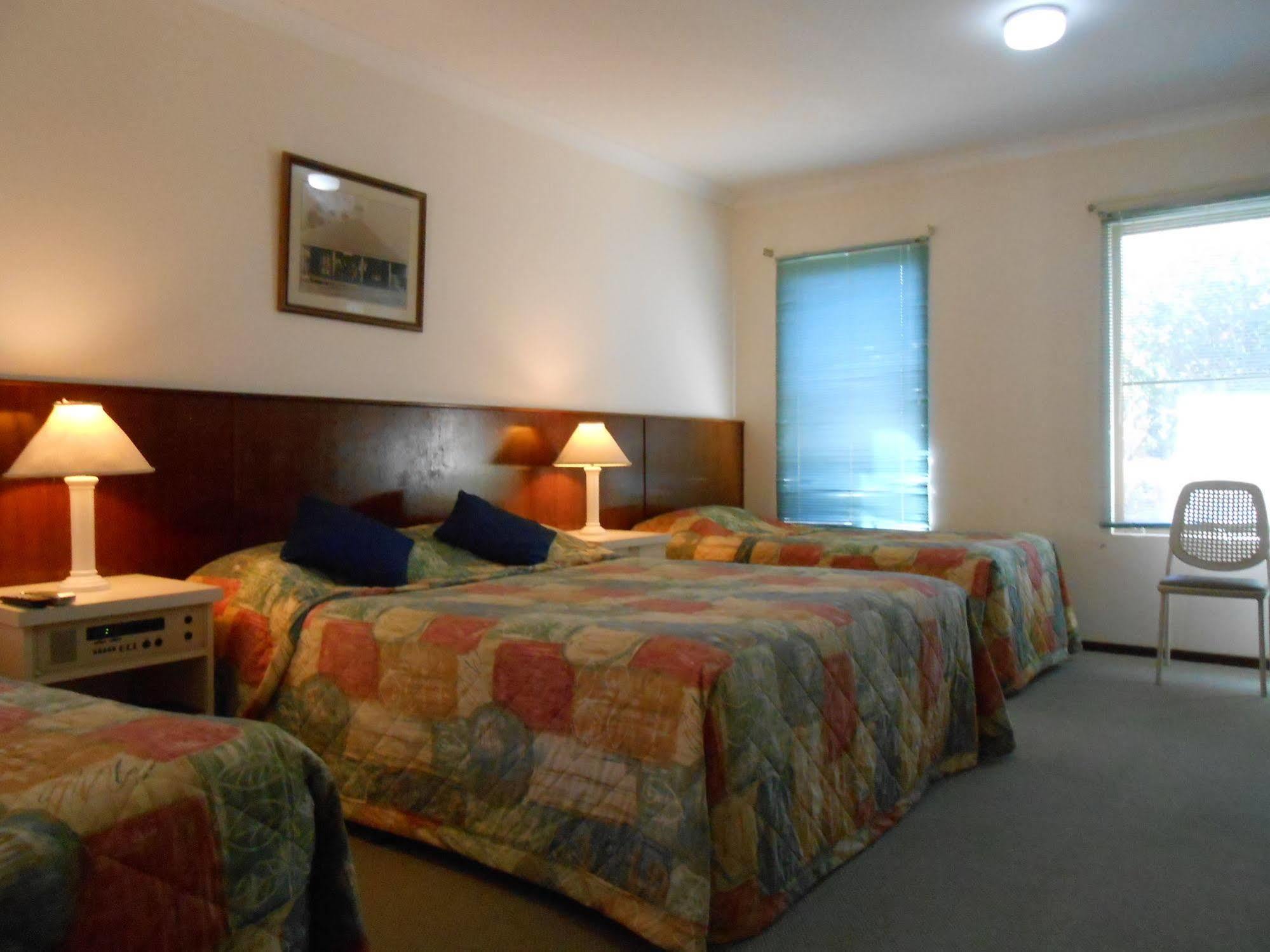 Augusta'S Georgiana Molloy Motel Экстерьер фото