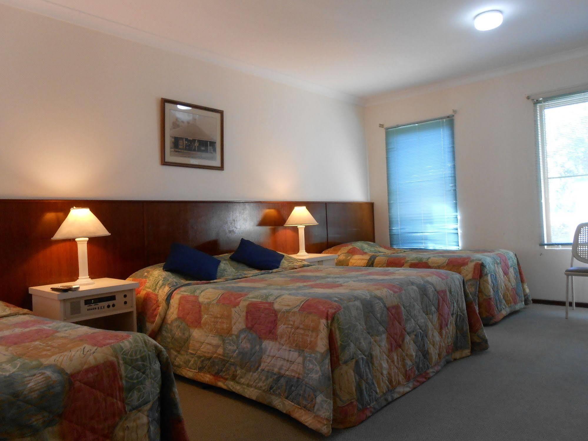 Augusta'S Georgiana Molloy Motel Экстерьер фото